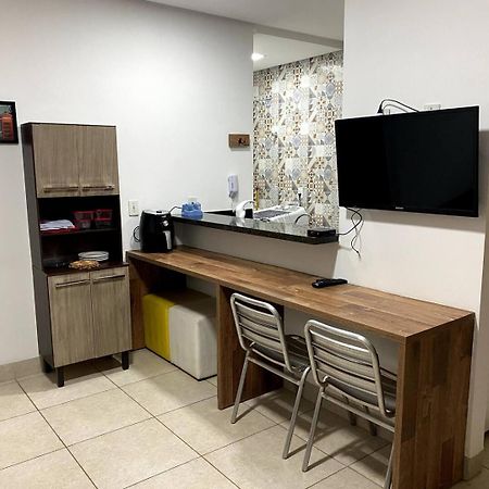4 Aps Baratos, Confortaveis, Completos E Com Garagem Insta Thiagojacomo Goiania Bagian luar foto