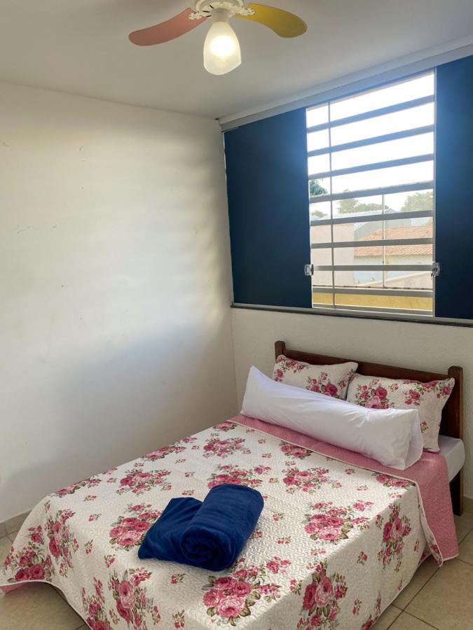 4 Aps Baratos, Confortaveis, Completos E Com Garagem Insta Thiagojacomo Goiania Ruang foto